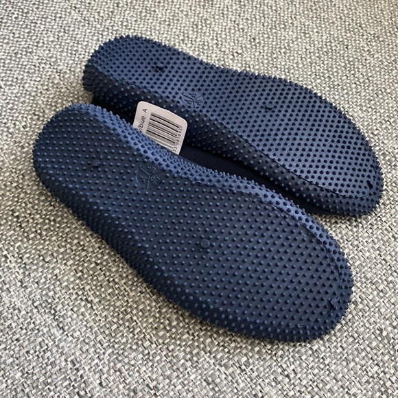 NEW NWT Pepperts Size 1 Kid's Plain Water Shoes, Navy - Picture 6 of 7
